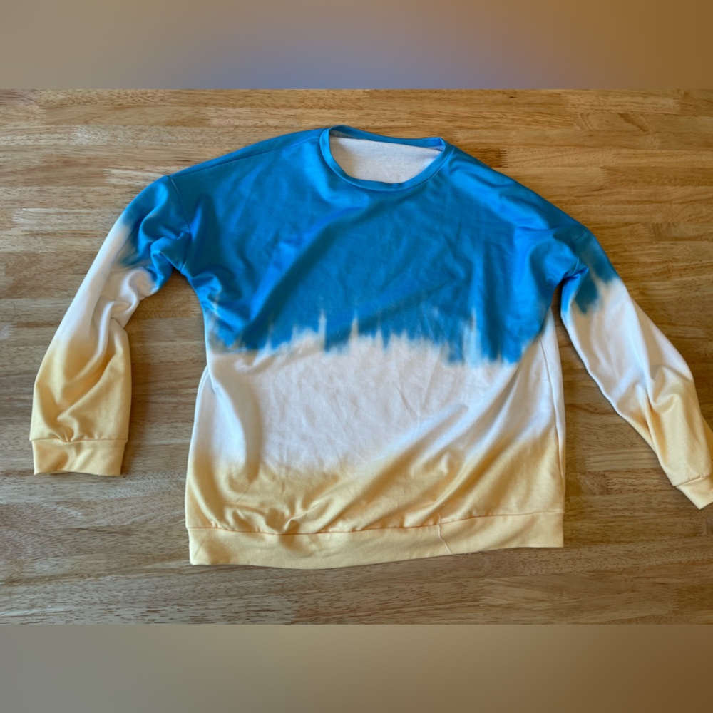 (🧡 $2 when you bundle) Tie-dye sweatshirt - blue & gold & white - Medium